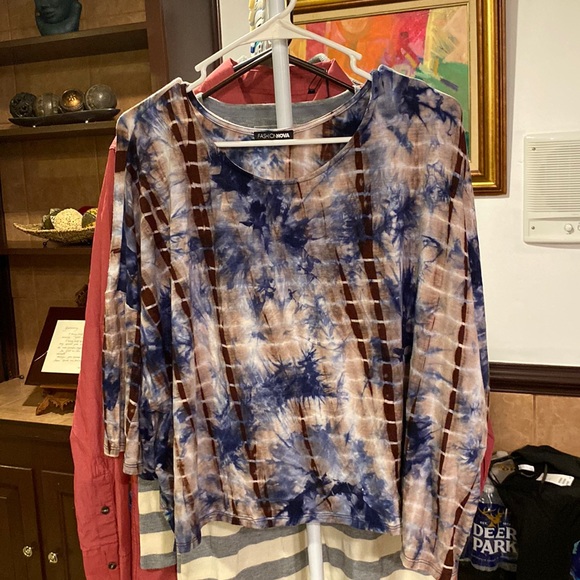 Fashion Nova Tops - Fashion Nova size Junior 3X top good condition